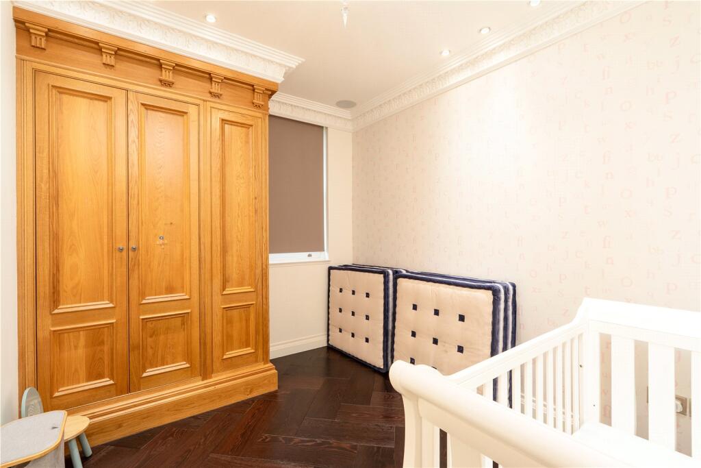 4 bedroom apartment for sale in North Gate, Prince Albert Road, St John's Wood, London, NW8